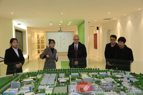 2017年12月6日美国佐治亚州立大学校长一行 (4).jpg 365上市公司集团官网