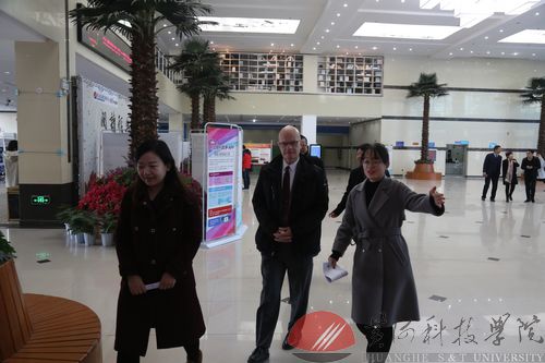 2017年12月6日美国佐治亚州立大学校长一行 (10).jpg 365上市公司集团官网